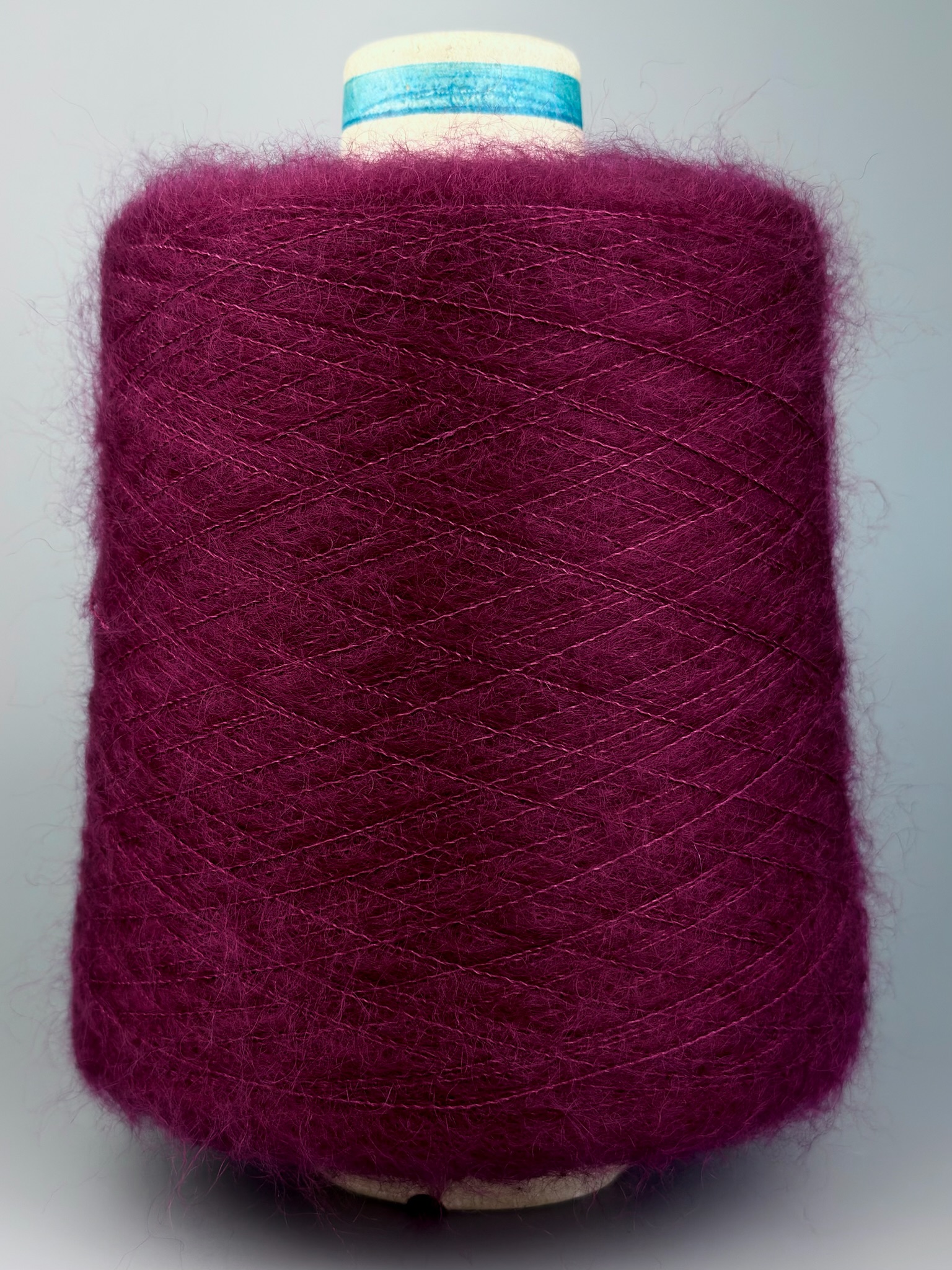 Manifattura Sesia Art. Vivienne 850 m / 100 g – Garn 70 % Super Kid Mohair RMS 30 % Maulbeerseide col. Sangria (5025) foto 2